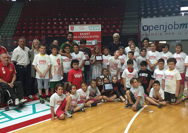 premiazioni iniziativa basket una scuola di vita varese