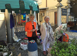 Yarn bombing