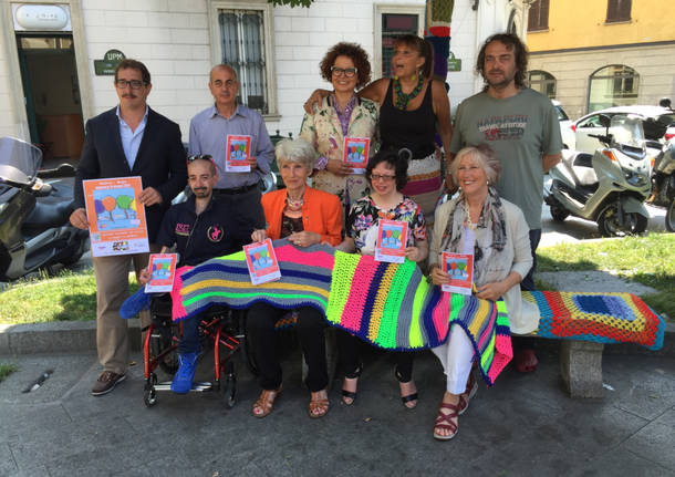 Yarn bombing