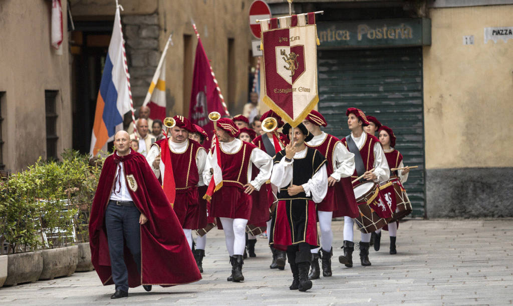  Benedizione Nuovo palio castiglione 2015