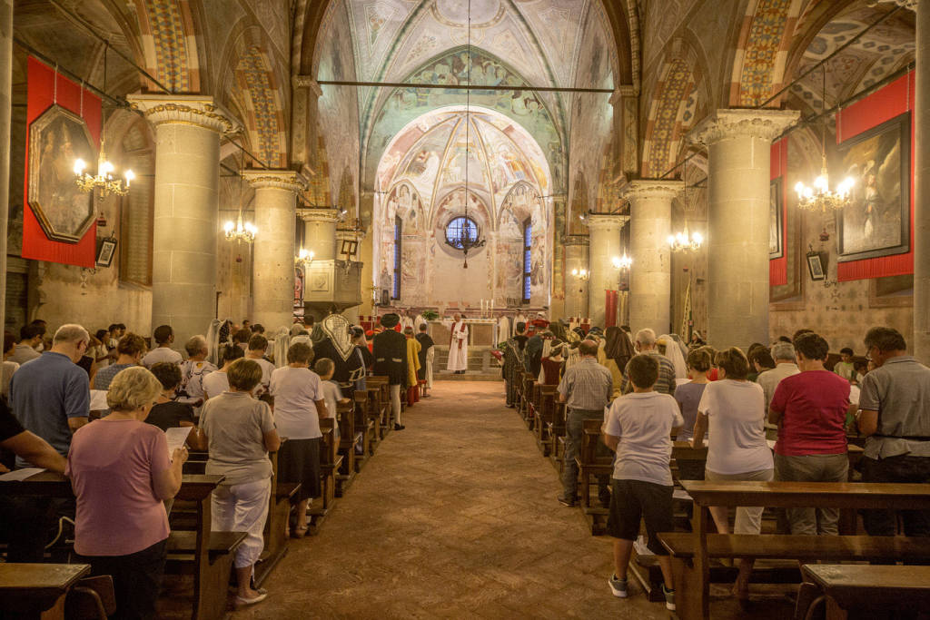  Benedizione Nuovo palio castiglione 2015