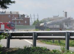 Camion brucia a Gallarate