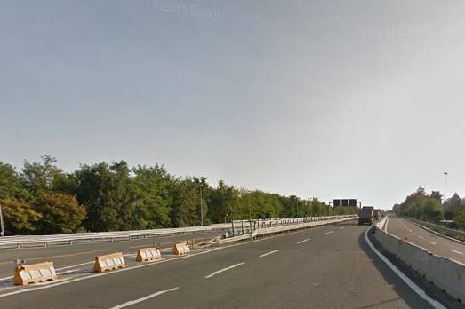 camion inversione in autostrada