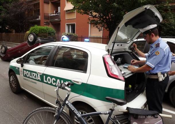 Auto ribaltata in via Gorizia: mercoledì 8 luglio