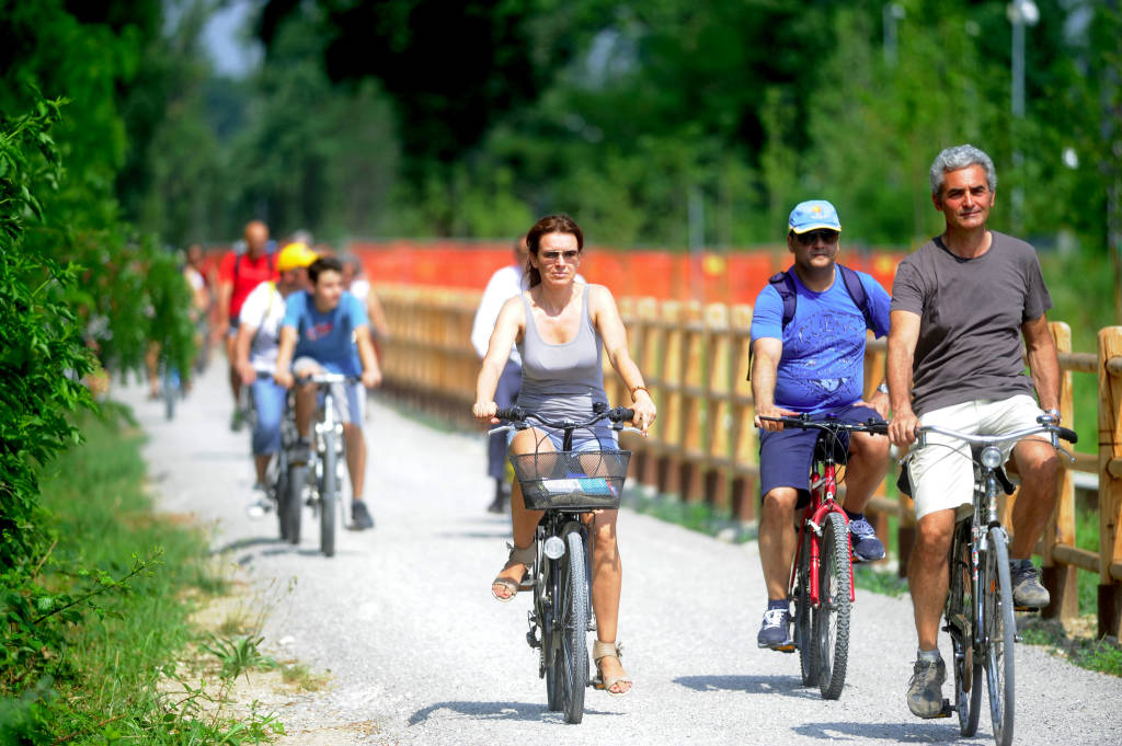 Inaugurata la pista ciclabiole per Expo