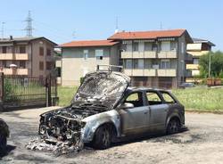 Incendio auto a Cassano Magnago