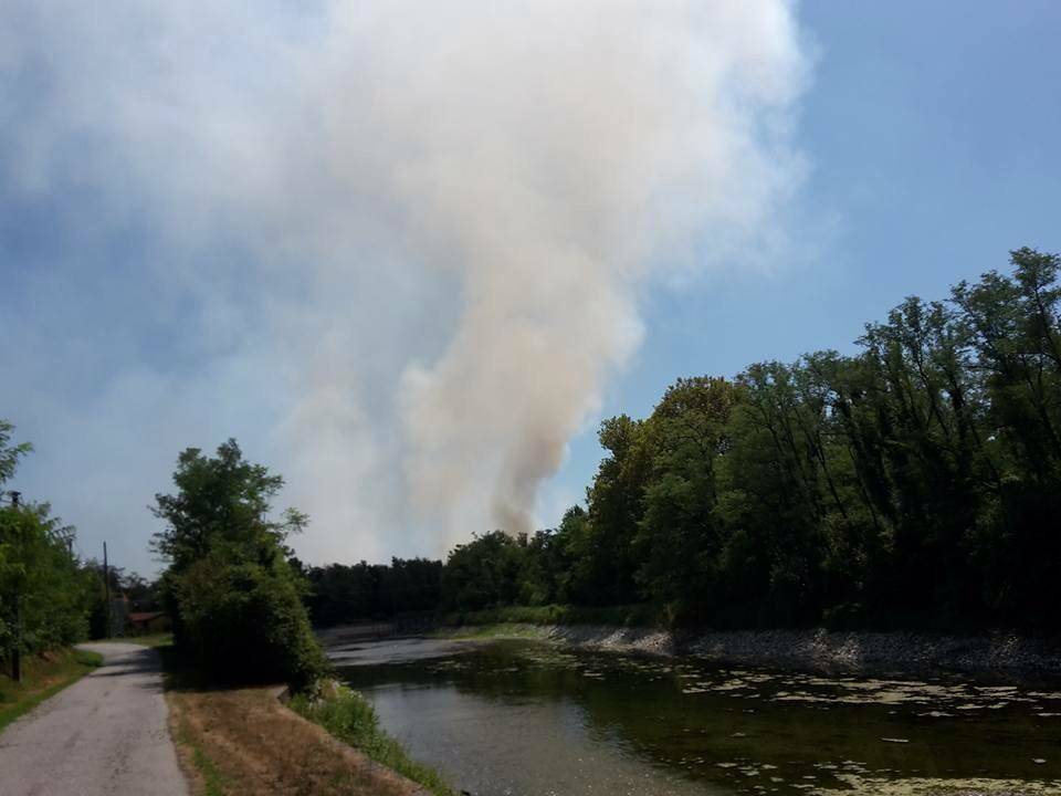 incendio lonate pozzolo sterpaglie