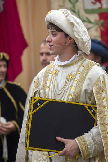 Palio dei castelli, il corteo di apertura