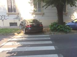 parcheggio strisce pedonali