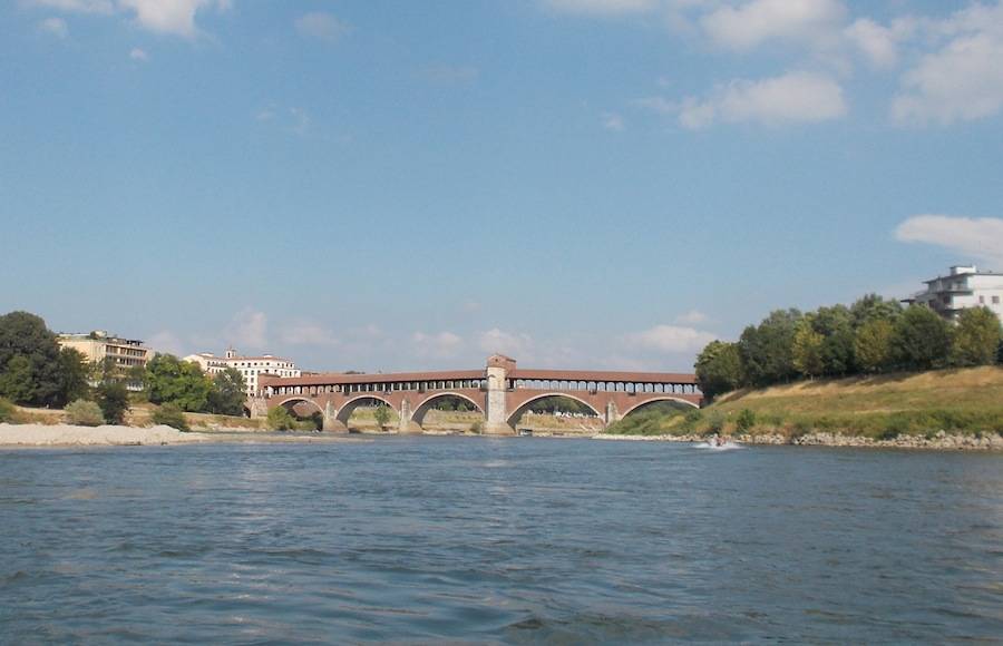 pavia ticino la canoa rossa