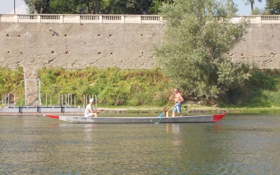 pavia ticino la canoa rossa