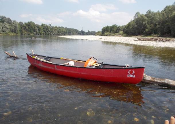 La Canoa Rossa nelle acque del Ticino