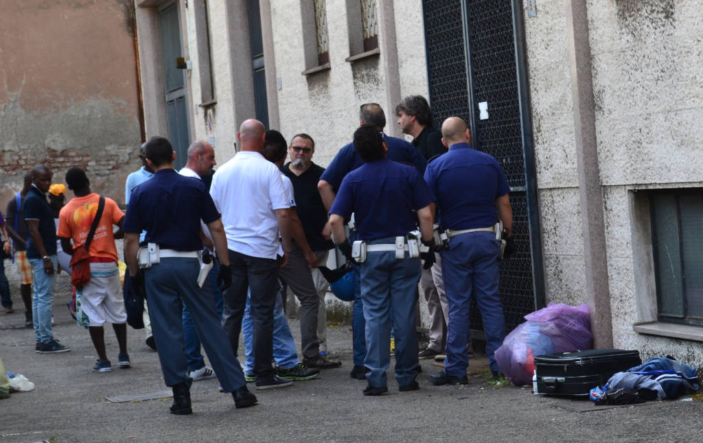 Protesta profughi Busto Arsizio 6 -7-2015