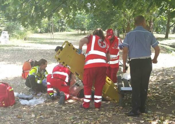 salvataggio massaggio cardiaco legnano 118 ambulanza