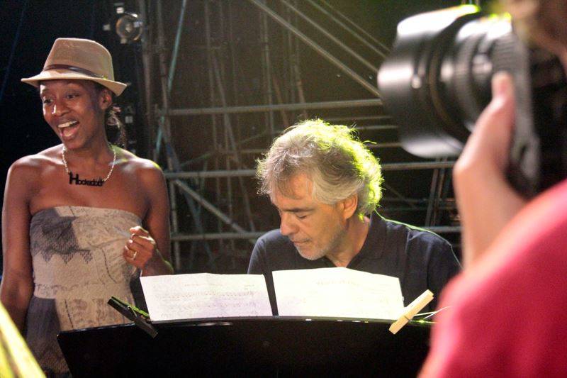 Bocelli canta l'Ave Maria al matrimonio di un varesino