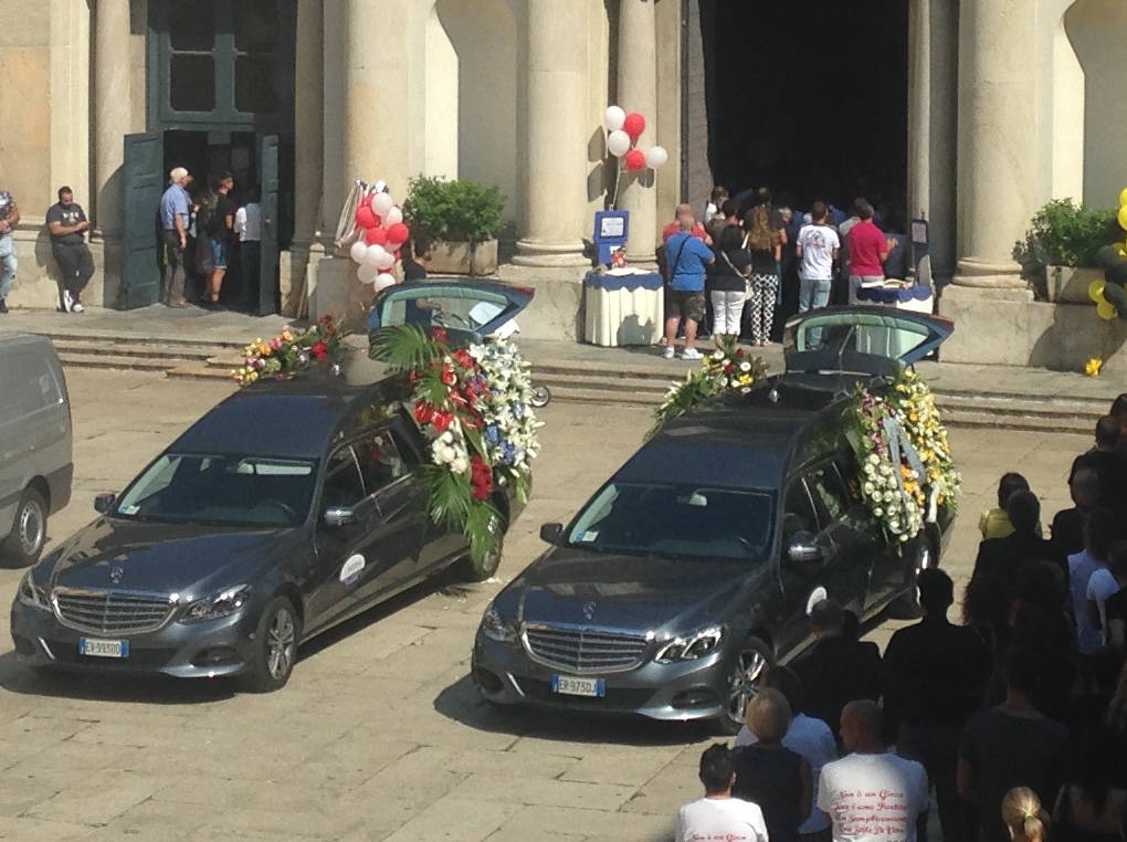 I funerali di Marco e Nicolò