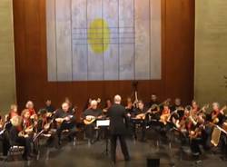 l'orchestra mandolinistica di lugano in concerto a Luino presso la corte Baratelli