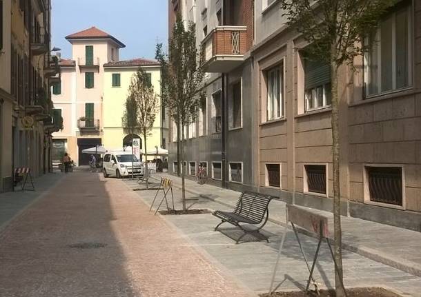 Le nuove panchine nel centro di Varese