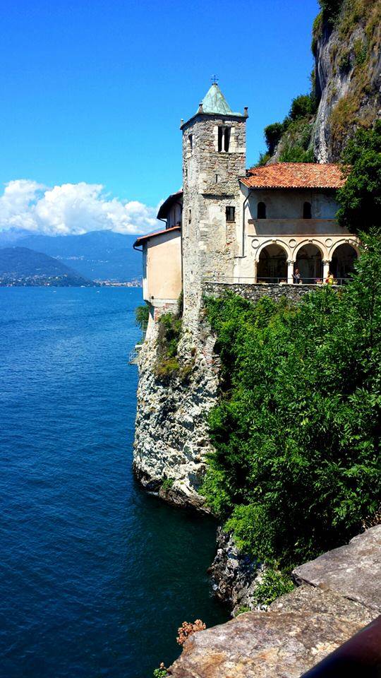 Santa Caterina del Sasso in un bellissimo 2 agosto