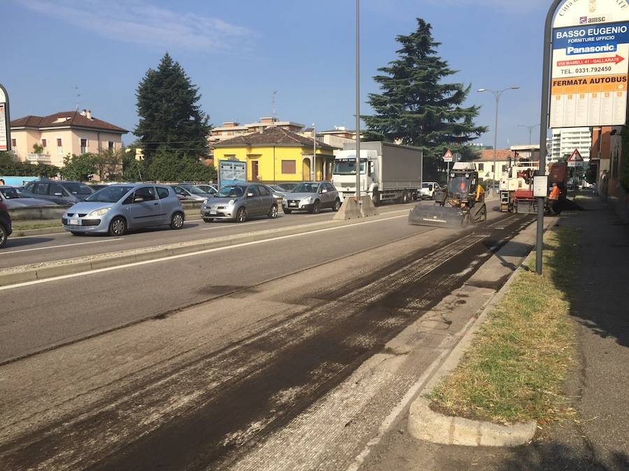 Asfaltatura in via Vespucci a Gallarate