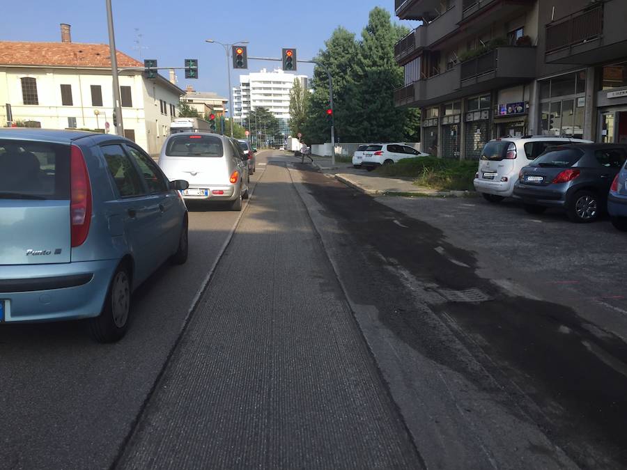 Asfaltatura in via Vespucci a Gallarate