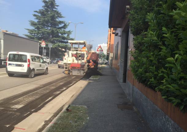 Asfaltatura in via Vespucci a Gallarate