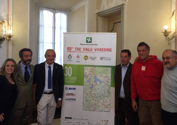 ciclismo presentazione tre valli varesine 2015 chiusura strade