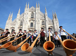 Corni svizzeri in piazza Duomo