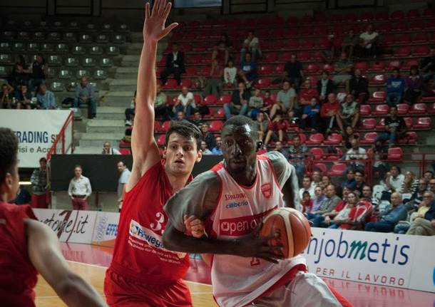 La prima uscita della Pallacanstro Varese