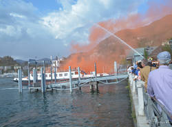 Traghetto "in fiamme" a Laveno