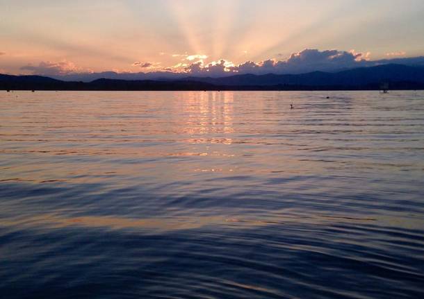 Tramonto sul lago di Varese