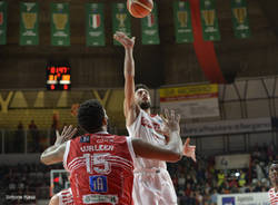 basket pallacanestro openjobmetis varese pesaro serie a