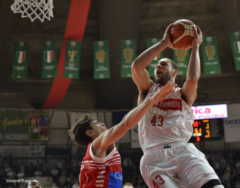 basket pallacanestro openjobmetis varese pesaro serie a