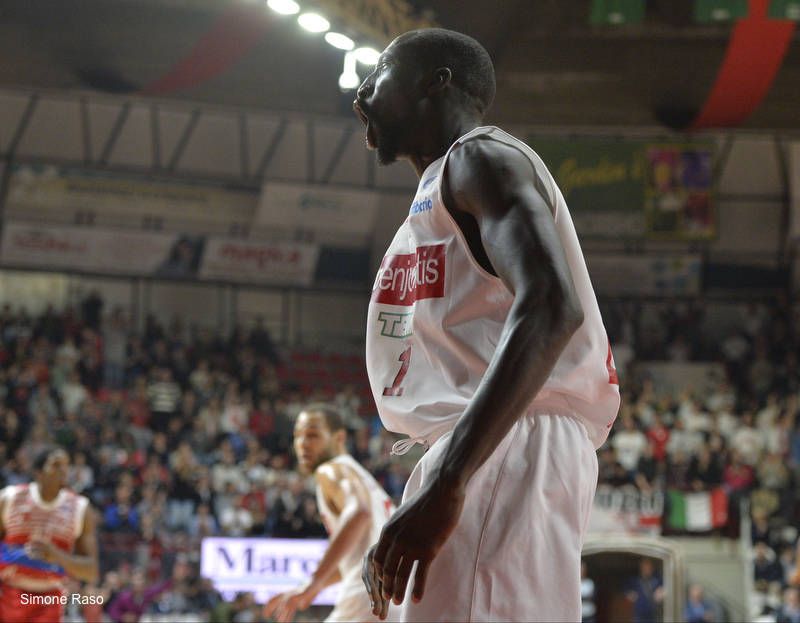 basket pallacanestro openjobmetis varese pesaro serie a