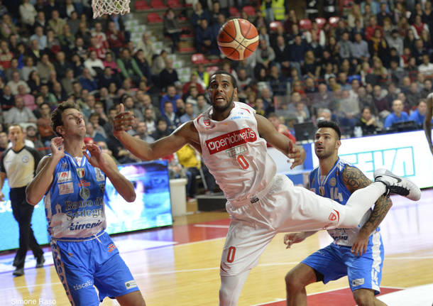 basket varese sassari davies