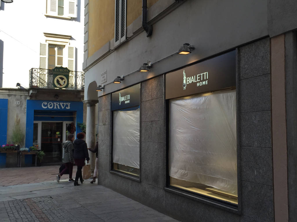 Bialetti vs Nespresso,  i marchi del caffè si confrontano in corso Matteotti