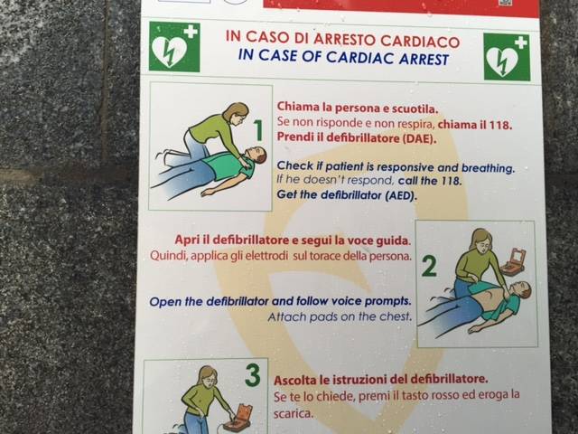 defibrillatore varese 3 ottobre 2015