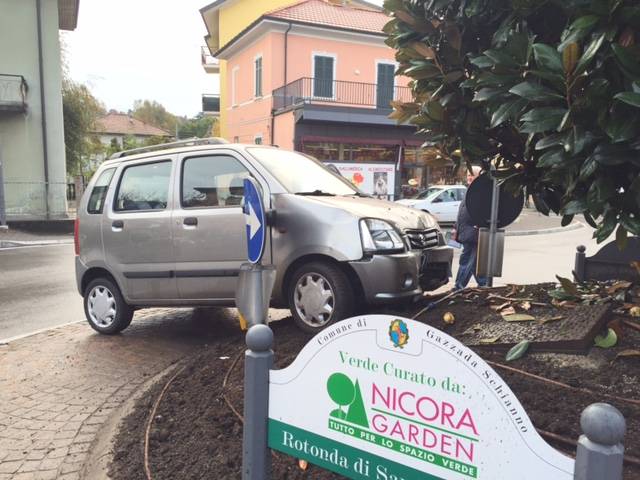 incidente auto gazzada 29 ottobre 2015