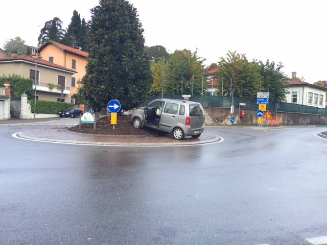incidente auto gazzada 29 ottobre 2015