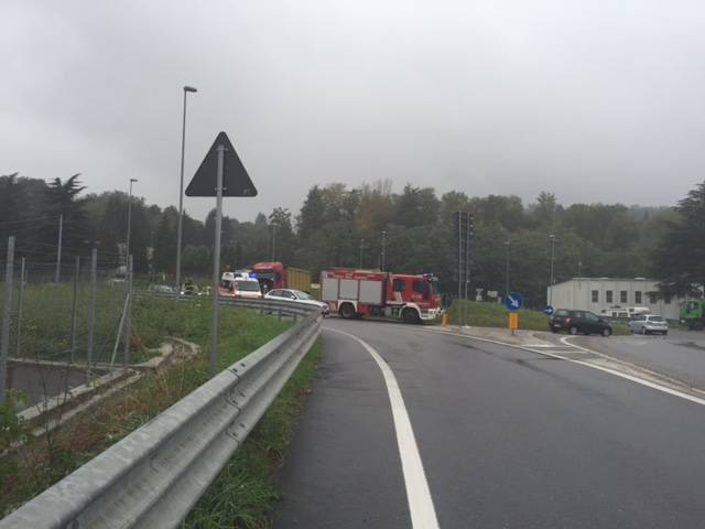 incidente camion lozza 13 ottobre 2015
