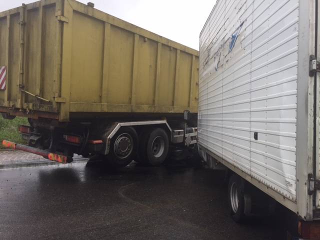 incidente camion lozza 13 ottobre 2015