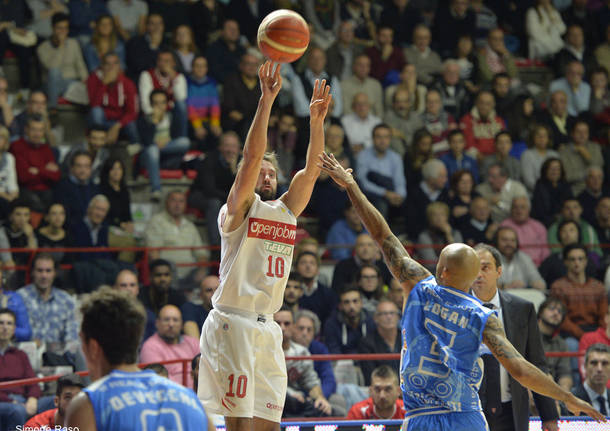 Openjobmetis Varese - Banco di Sardegna Sassari 70-86