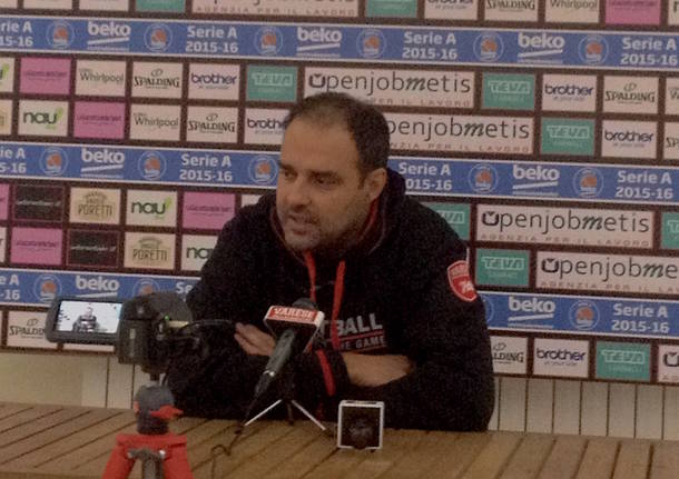 paolo moretti openjobmetis varese pallacanestro