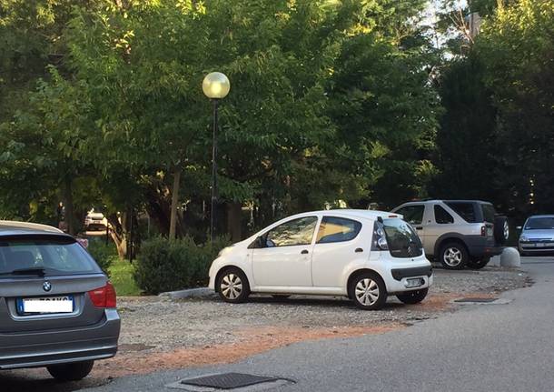 Primo giorno di parcheggio a pagamento all'ospedale di Circolo