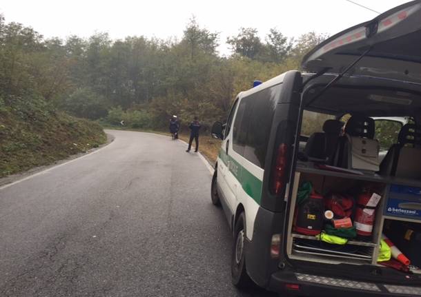 Scontro frontale a Bardello, muore un 18enne