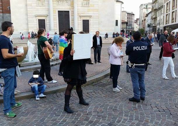 sentinelle in piedi gallarate