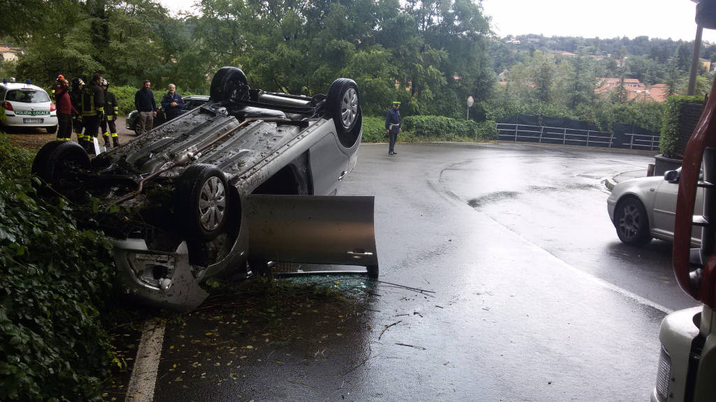 varese ribaltamento via dalmazia