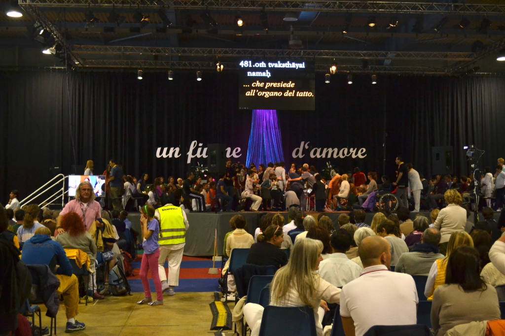 Amma abbraccia a MalpensaFiere