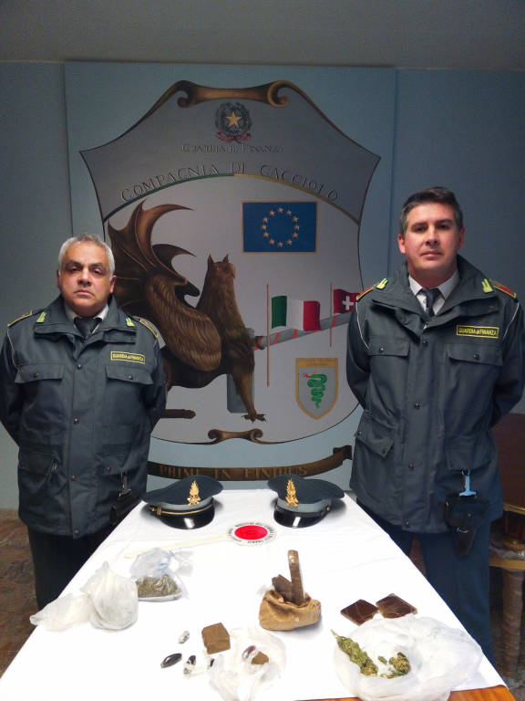 arresti per droga finanza arcisate 22 novembre