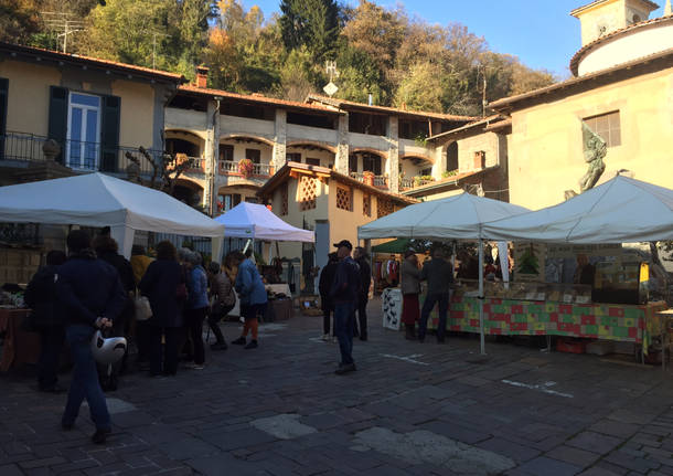 Castello Cabiaglio mercatino